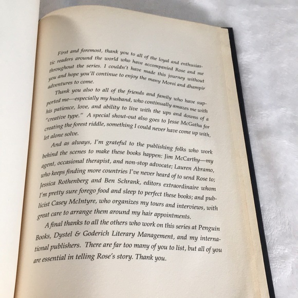 Last Sacrifice A Vampire Academy Novel hardback Richelle Mead copyright 2010 - Picture 4 of 4